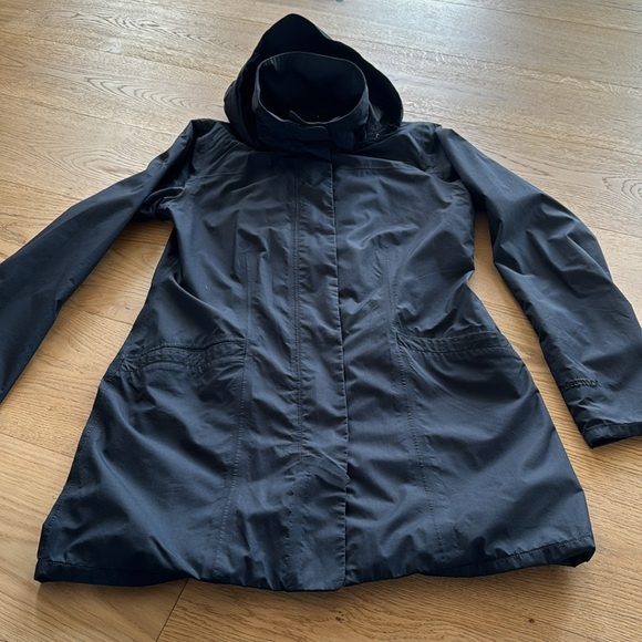 Marmot Waterproof Black Rain Jacket / Coat - Size small - Picture 2 of 8